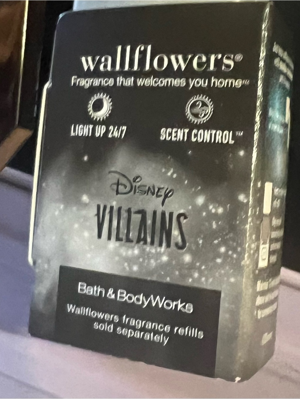 Bath & Body Works Disney Villians Poison Heart Light Up Wallflower Plug Nwt - Picture 2 of 4